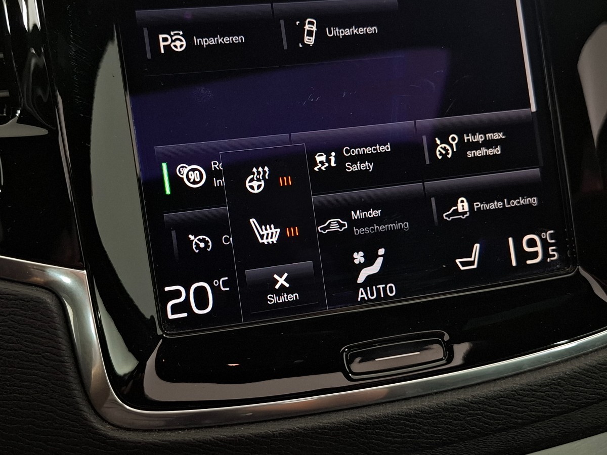 Volvo XC90 2.0 T8 Twin Engine AWD Pano Luchtvering Trekhaak 7P Leder ACC Stoelverwarming