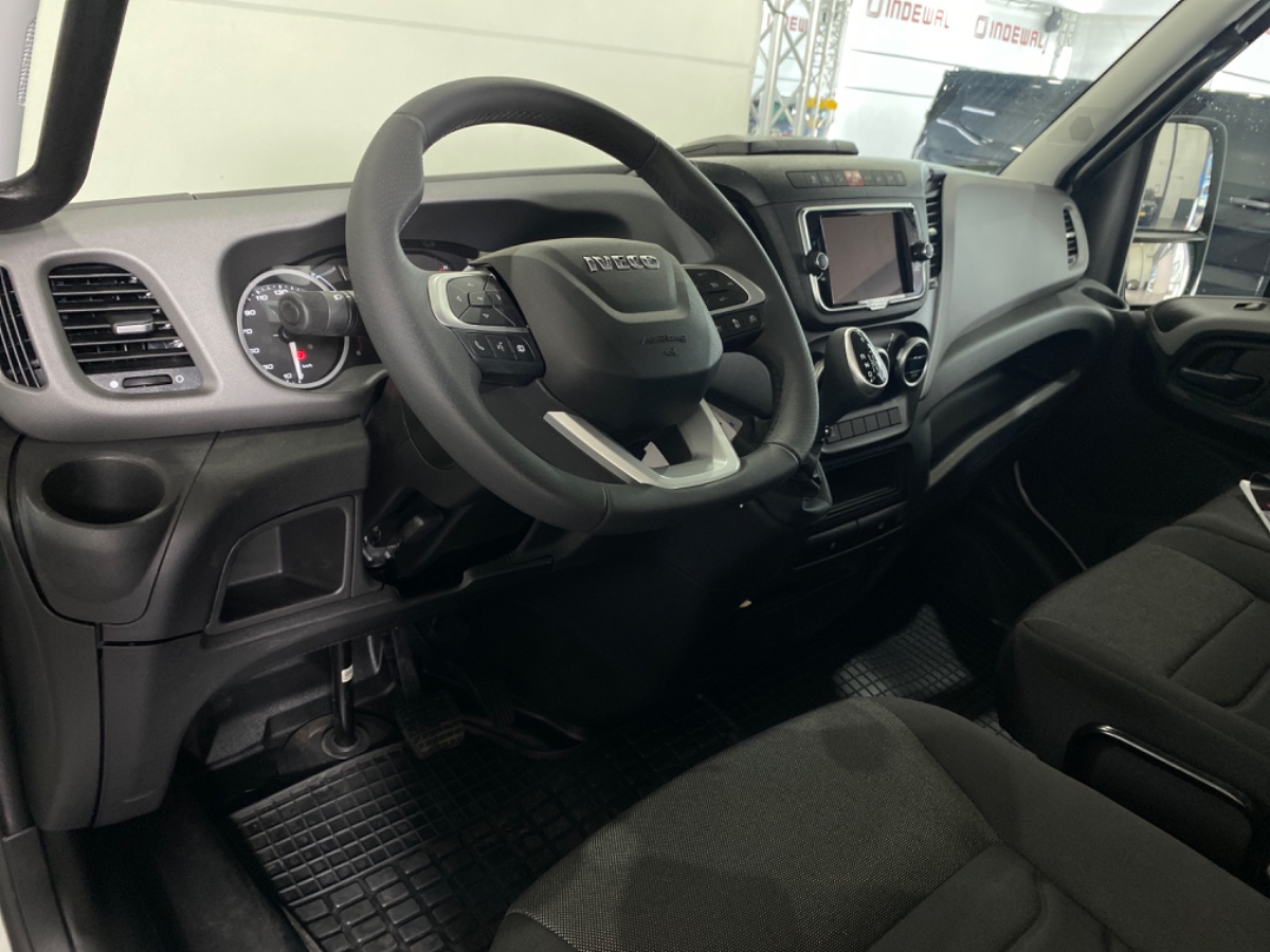 Iveco Daily 35S18 3.0L 180PK AUT | Oprijwagen Fly-Over | LED NAV ECC THK ACC | 3.5t trekgw. | Katax opbouw