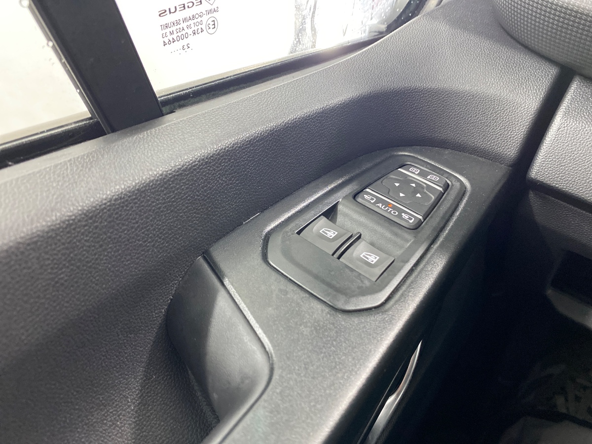 Renault Trafic 2.0 dCi 130 T30 L2H1 Luxe