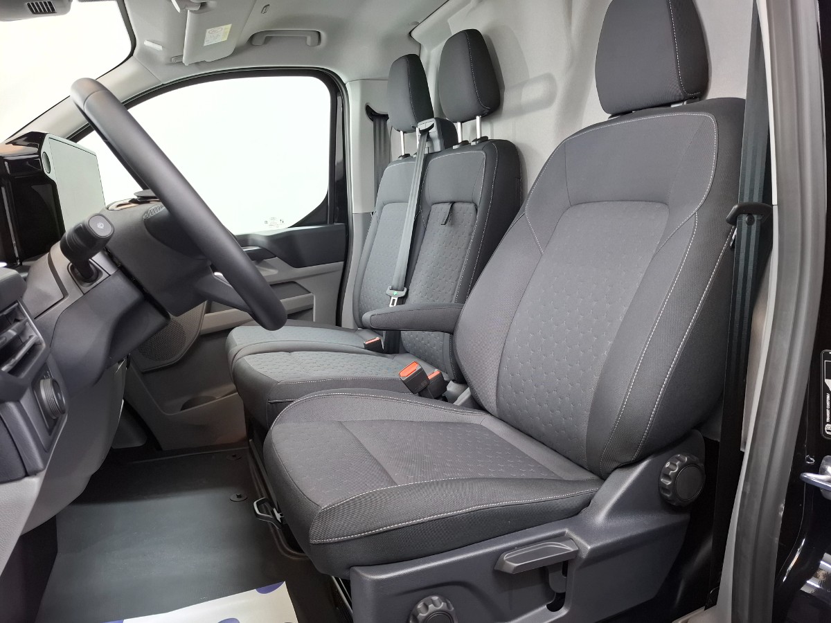 Ford Transit Custom 320 2.0 TDCI L2H1 Limited