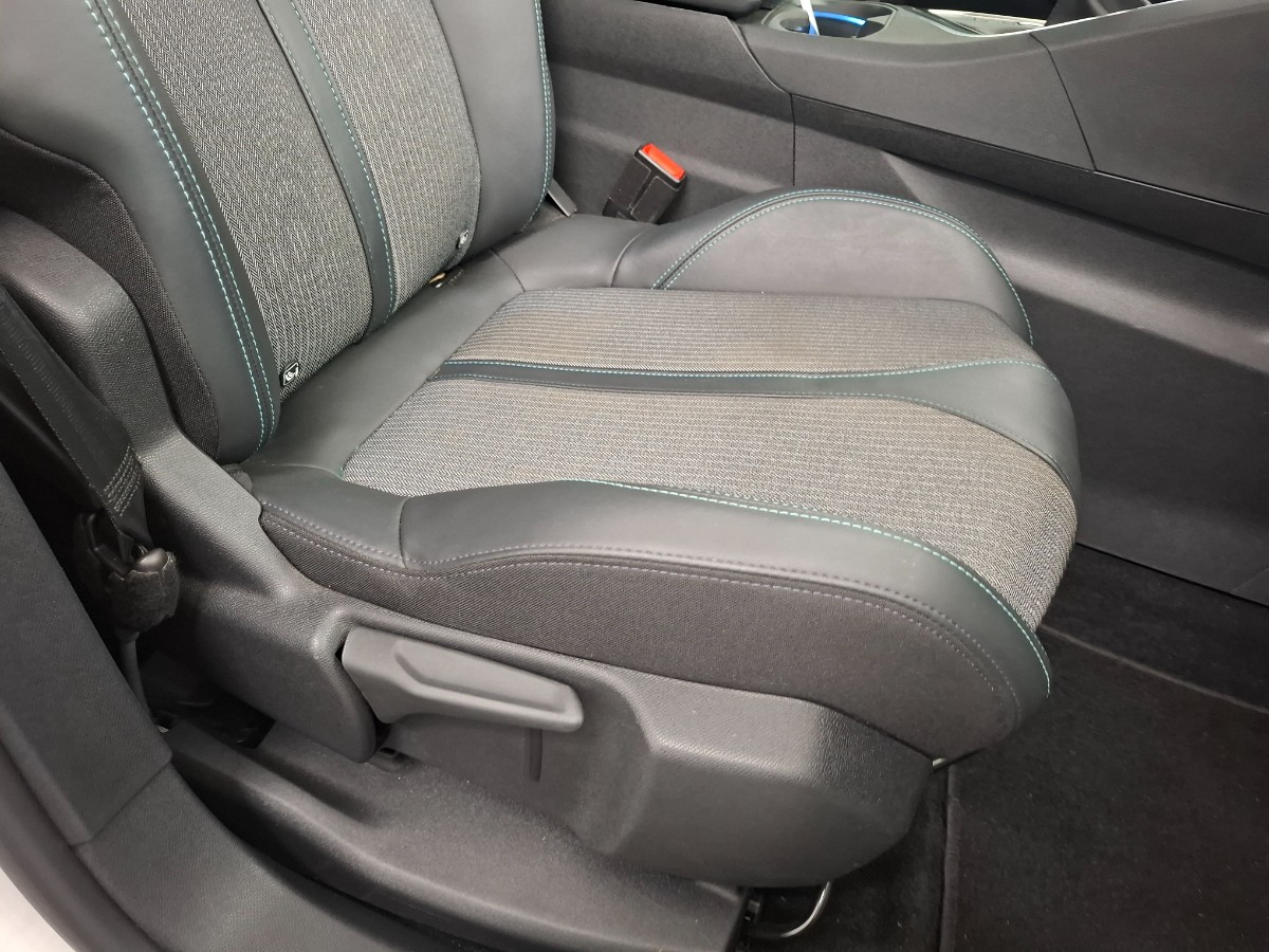 Peugeot 3008 1.2 PureTech Blue Lease Allure LED Camera Stoelverwarming
