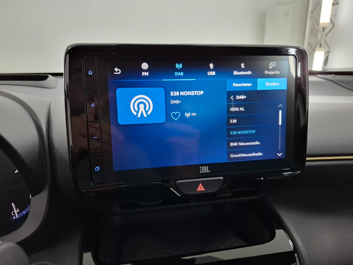 Toyota Yaris Cross 1.5 Hybrid Adventure Winterpakket Groot Navi Blind Spot JBL