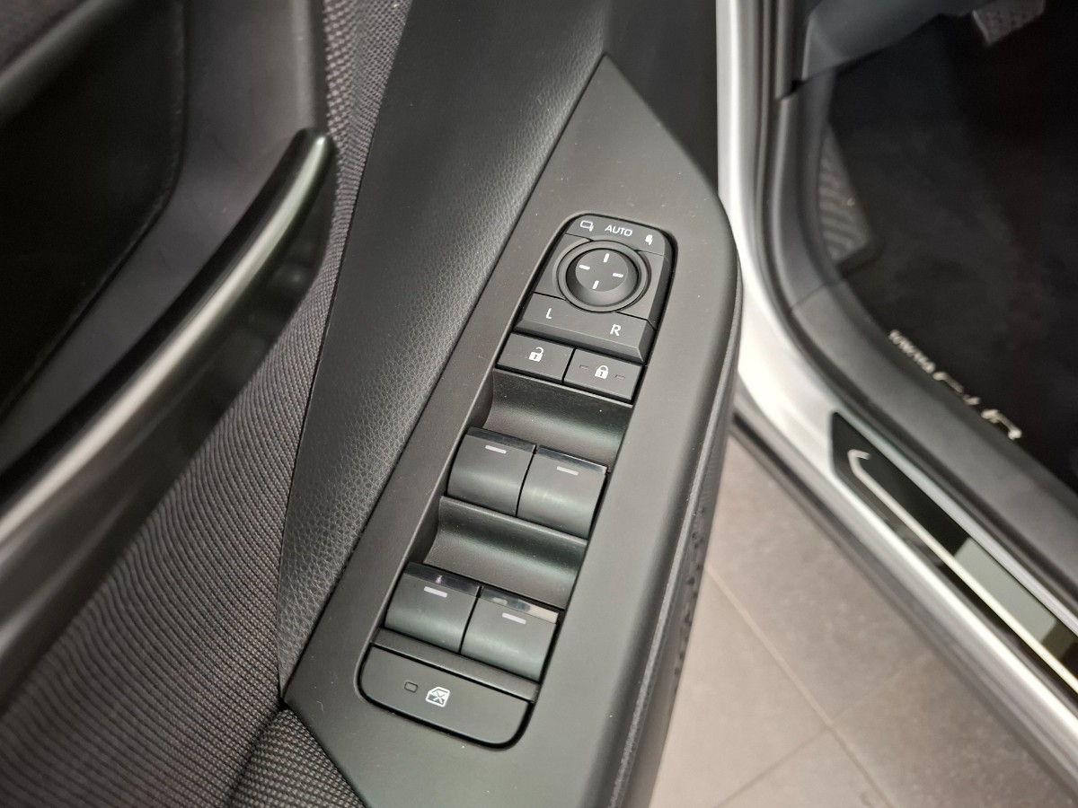 Toyota C-HR 1.8 Hybrid Style |Elektrische Klep|
