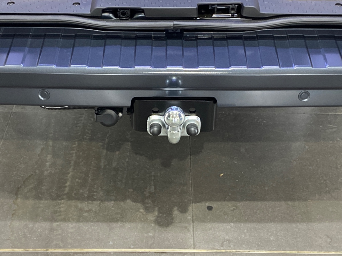 Renault Trafic L2H1 T29 DC dCi 170 EDC Extra – Gris Comete