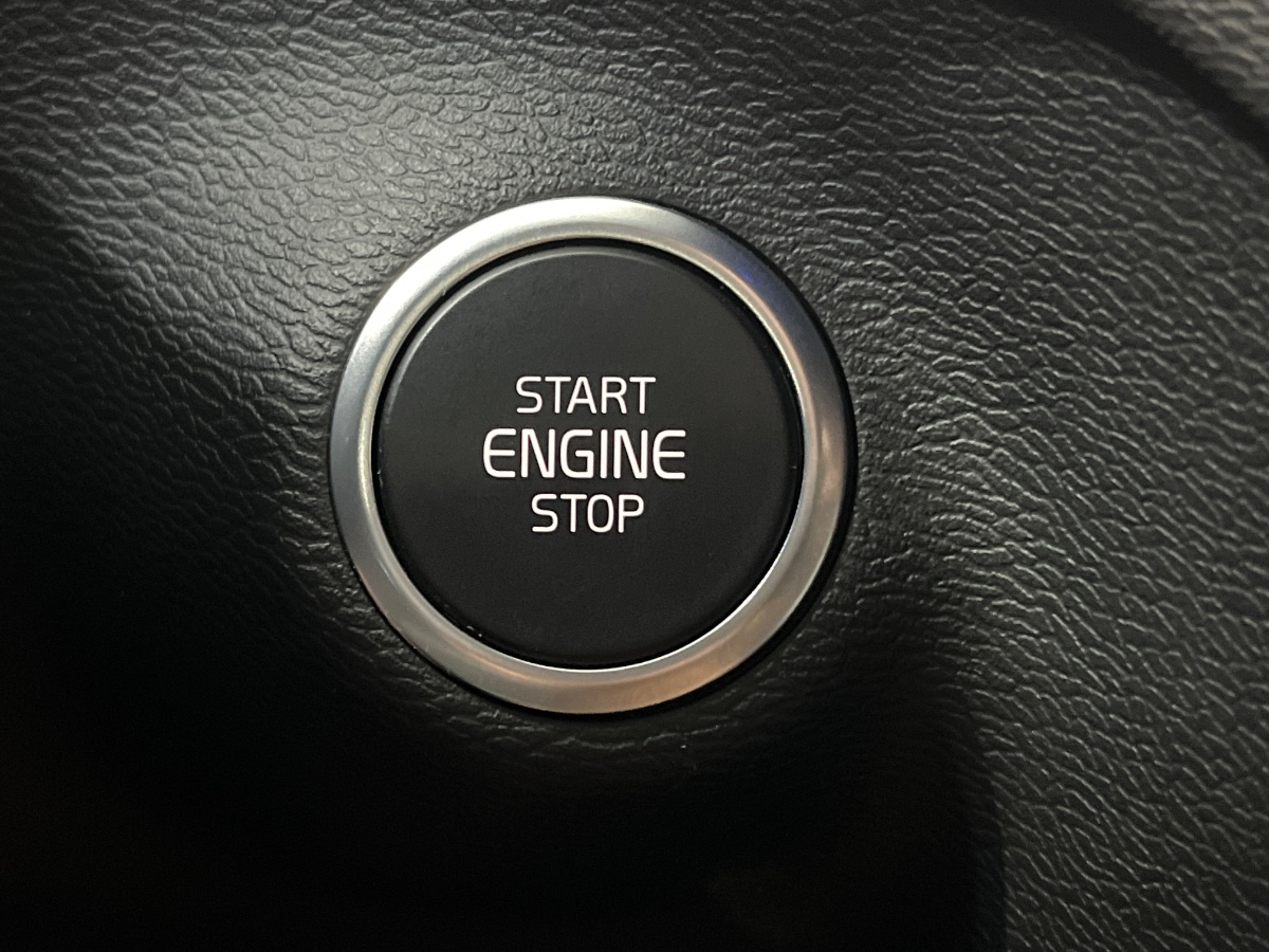 Volvo XC40 T4 RECHARGE PLUG-IN AUTO CORE