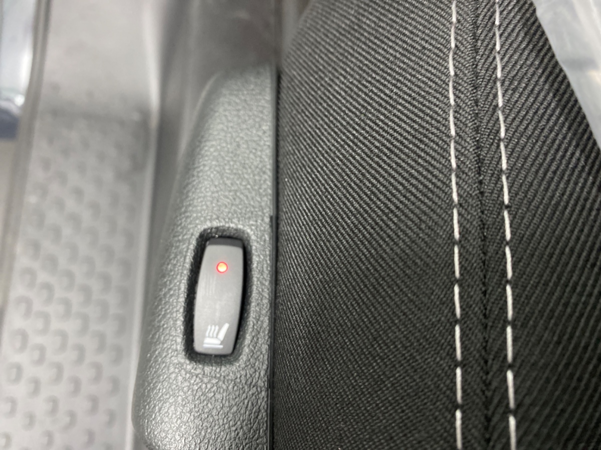 Renault Trafic L2H1 T29 DC dCi 170 EDC Extra – Gris Comete