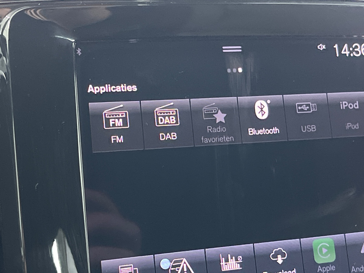 Volvo XC40 T4 RECHARGE PLUG-IN AUTO CORE
