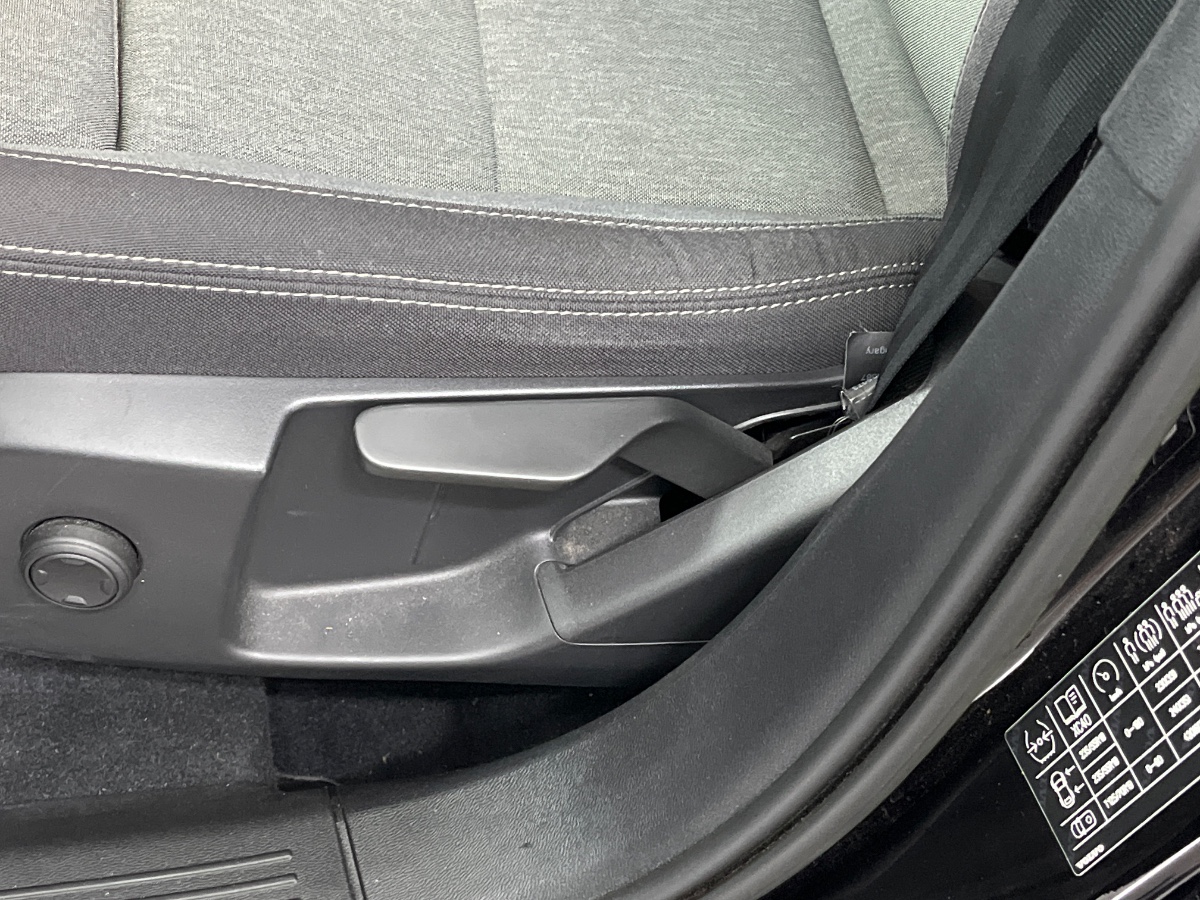 Volvo XC40 T4 RECHARGE PLUG-IN AUTO CORE