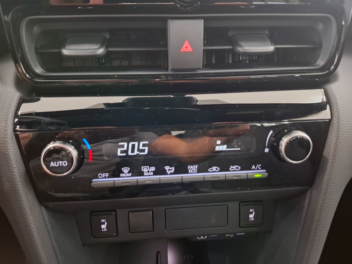 Toyota Yaris Cross 130pk teamplayer + winter + safety