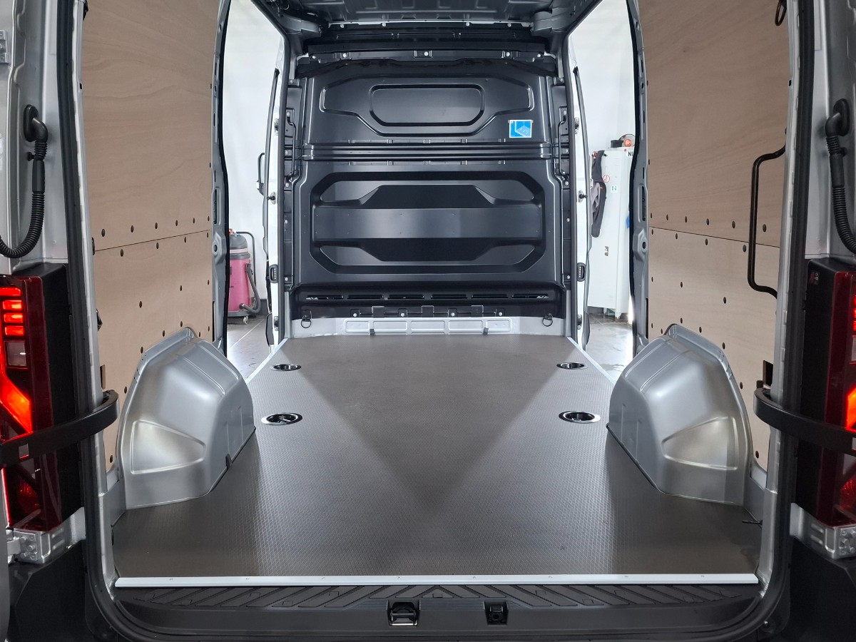 Renault Master E-Tech T35 L2H2 Extra long range 87 kWh | 2x Schuifdeur Trekhaak Allseasons Betimmering Opstap