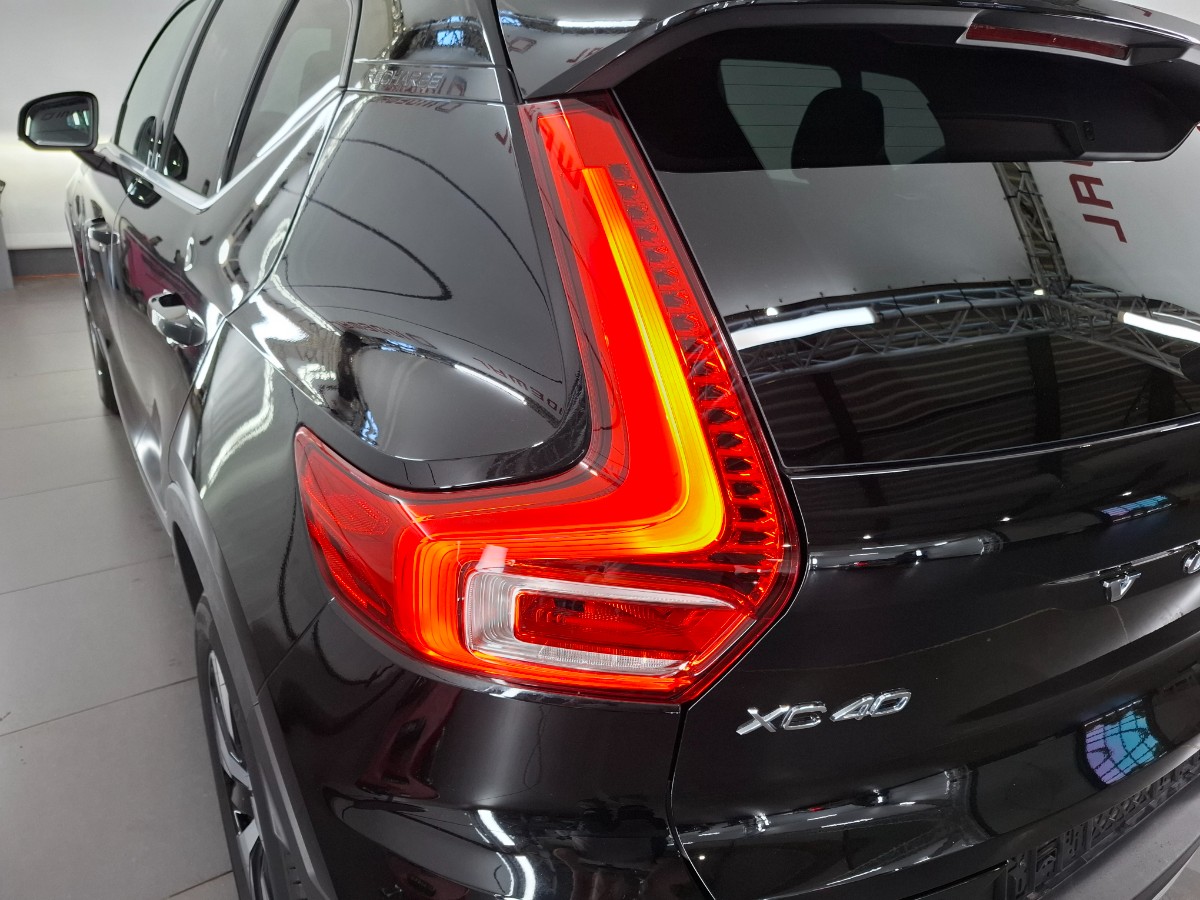 Volvo XC40 1.5 T4 Recharge Core Facelift