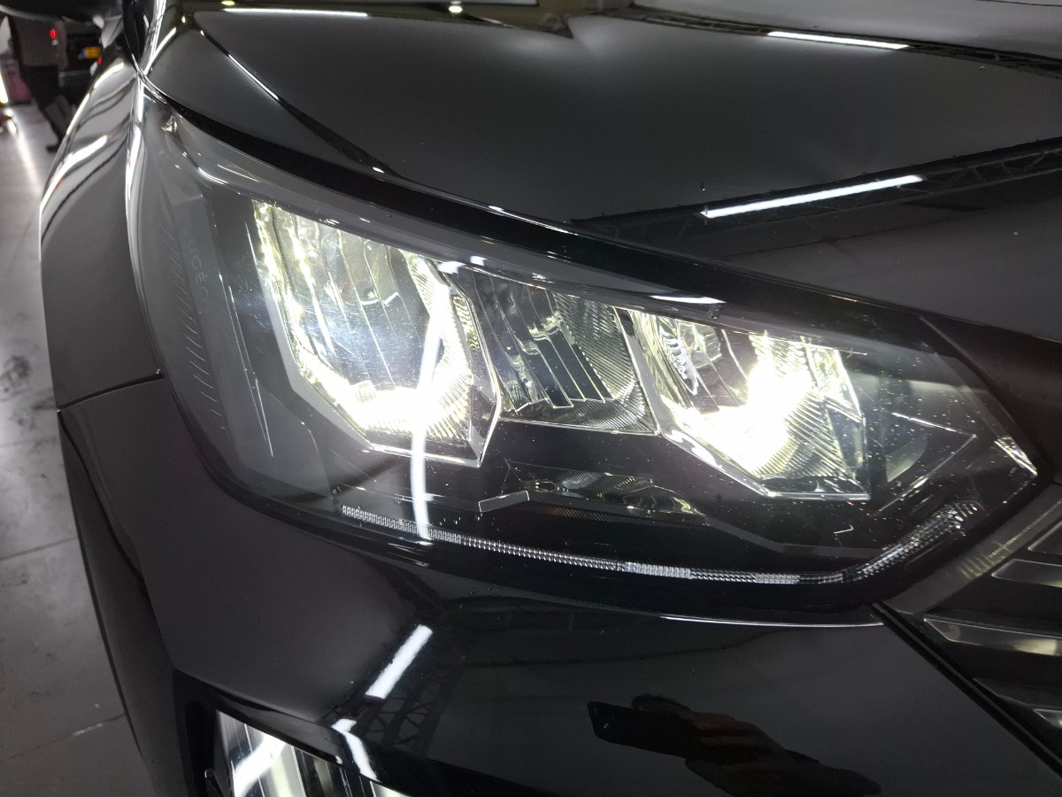 Peugeot 2008 1.2 PureTech 100 Allure