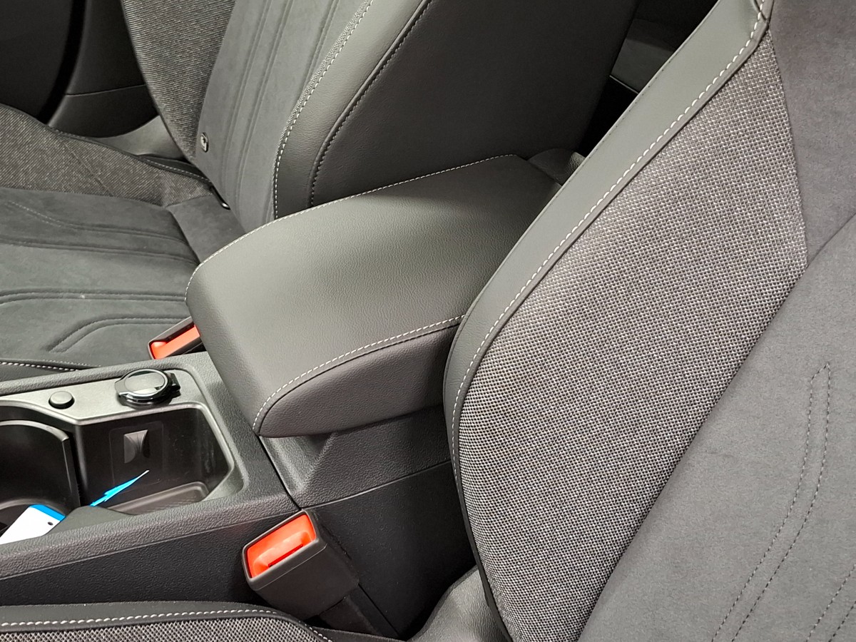 Volkswagen Golf Style 1.5 TSI eHybrid DSG | IQ LIGHT | LMV 18 Catania | Winterpakket | Anemone Blue