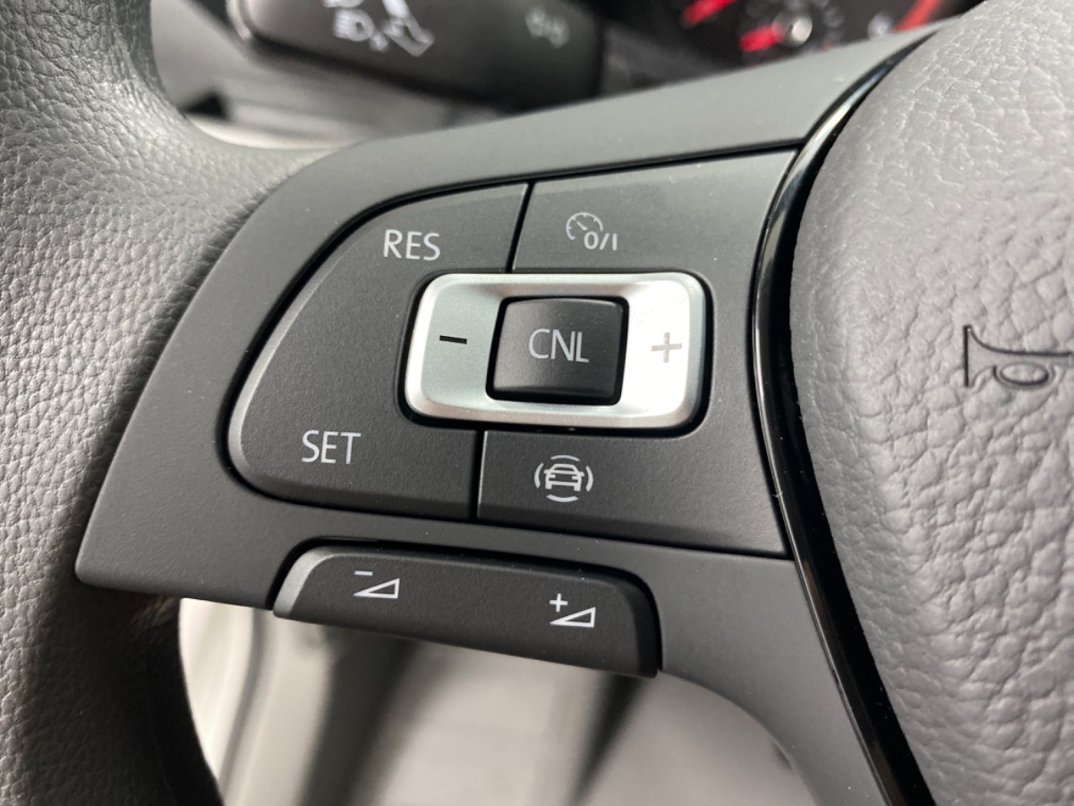 Volkswagen Crafter 35 2.0 TDI 177PK DSG L4H3 Highline FWD | Allseasons | Trekhaak + assist | Verzwaarde vooras | Bijrijdersbank met opbergvak | NWPRIJS 50.000 EX | 8x op voorraad