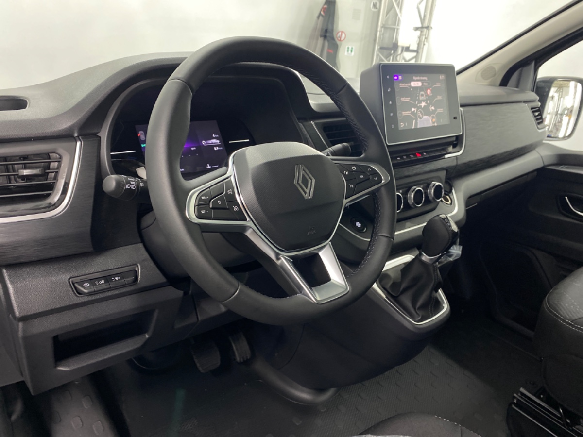 Renault Trafic L2H1 T29 DC dCi 170 EDC Extra – Gris Comete