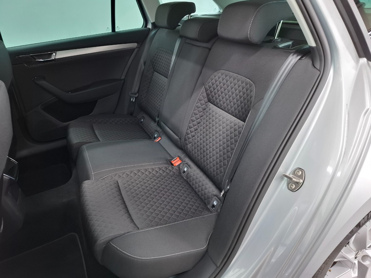 Skoda Superb Combi 1.4 TSI iV Business Edition Plus Plug In HYBRIDE PANO