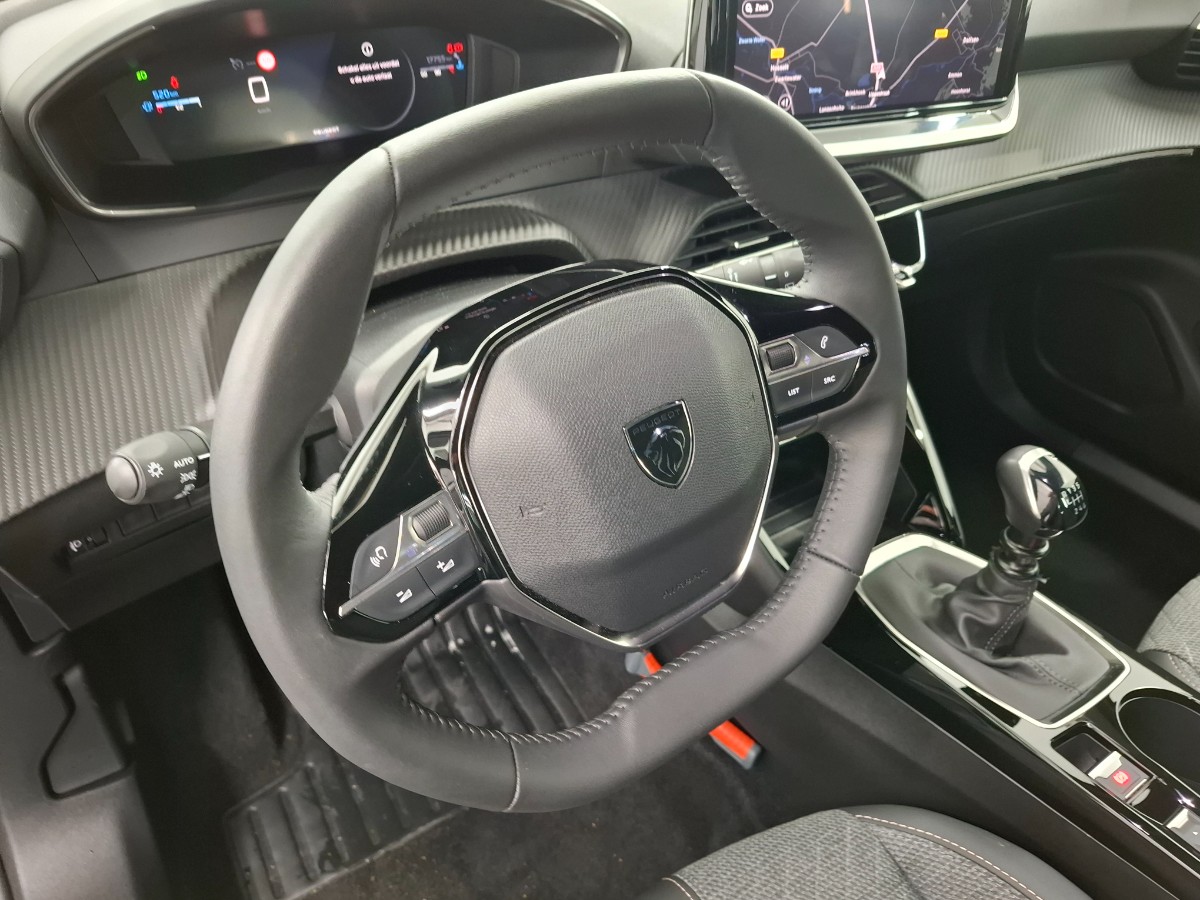 Peugeot 2008 1.2 PureTech 100 Allure