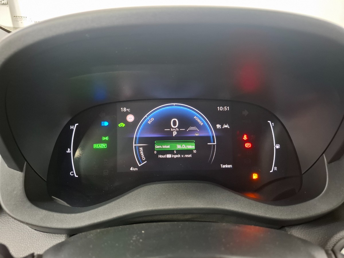 Toyota Yaris Cross 1.5 130PK Hybrid Teamplayer Winterpack Safetypack Navi Adaptief