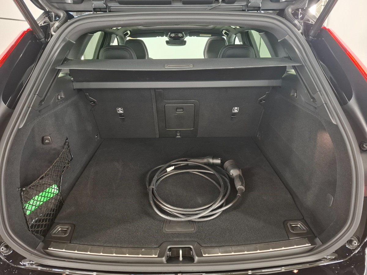 Volvo XC60 2.0 T6 Plug-in hybrid AWD Ultimate Black Edition Panoramadak