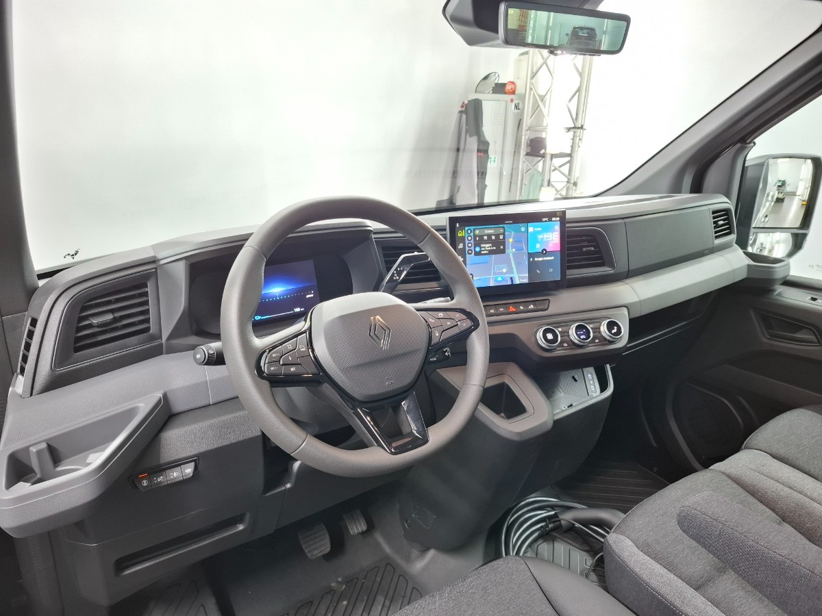 Renault Master GB L2H2 T35 E-Tech 140 pk long range extra
