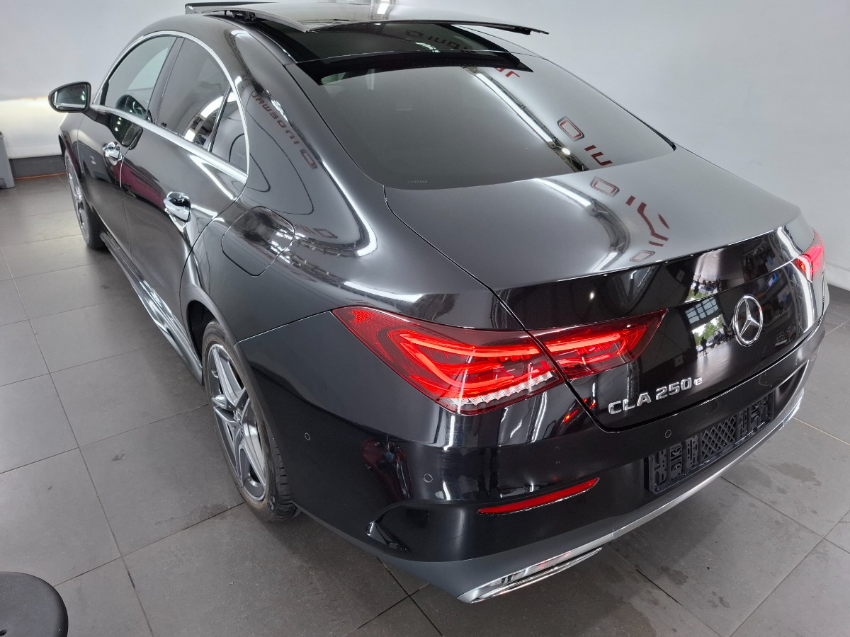 Mercedes-Benz CLA 250 e Business Solution AMG Pano Sfeer Stoelverwarming