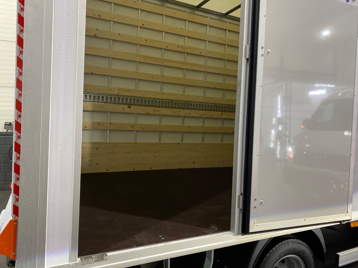 Iveco Daily NW MODEL | 40C18 3.0 Automaat Bakwagen met Laadklep