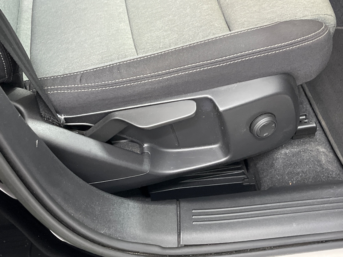 Volvo XC40 T4 RECHARGE PLUG-IN AUTO CORE