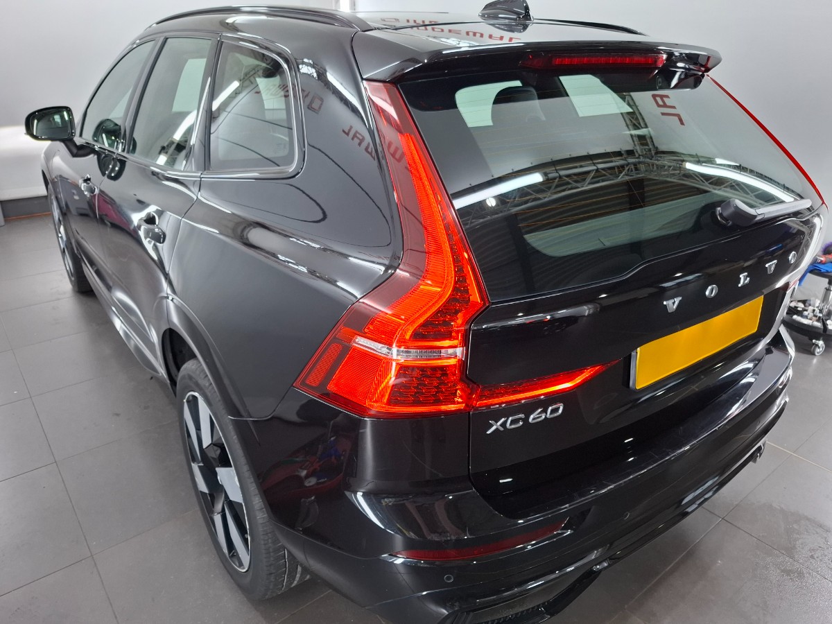 Volvo XC60 2.0 T6 Recharge AWD Plus Dark Long Range |H&K|Dodehoek|Pano|