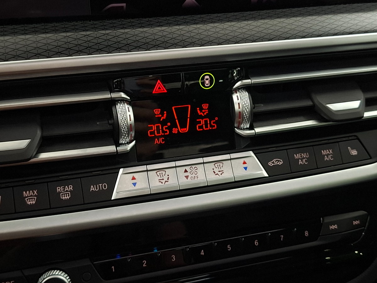 BMW X3 xDrive30e 292PK High Executive M-Sport Pano Schaalstoelen Head-up Harman Kardon