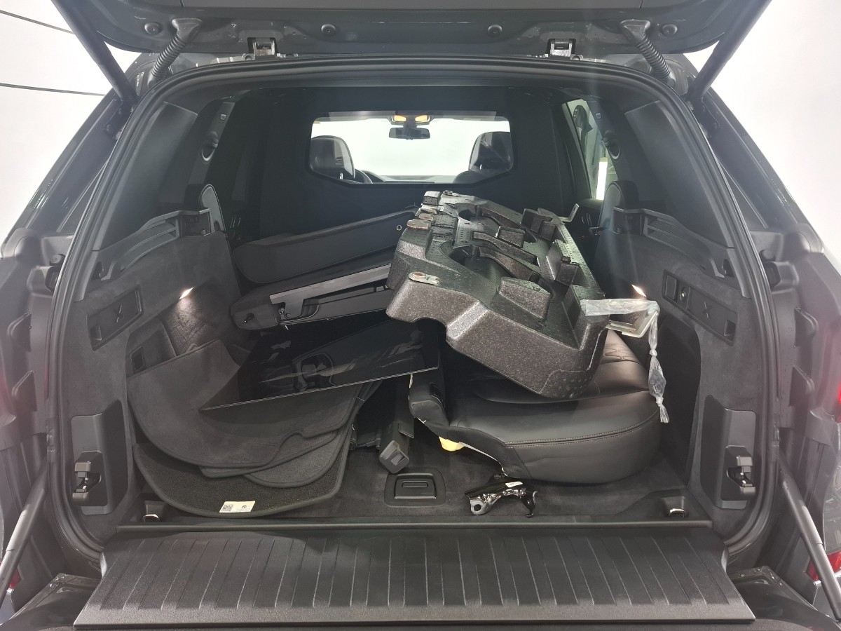 BMW X5 Xdrive 40d | Grijs kenteken | 22″ LMV | Trekhaak elekt. | Pano | HiFi | Soft-close | Innovation | DRAVITGRAU