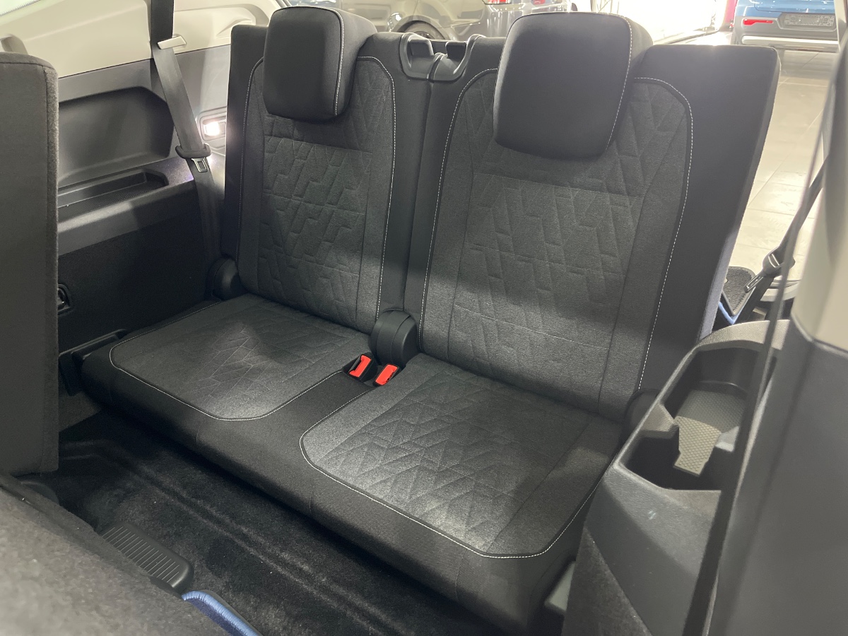 Volkswagen Tiguan Allspace 1.5 TSI Life Business 7p. |Pano|Trekhaak|ACC|Stoelverwarming|