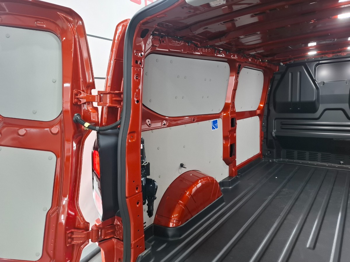 Ford Transit Custom Limited L2H1 320 | Driver P. Premium | 17 LMV | Stuurverw. | Draadloos laden | Dubb. Vergr.