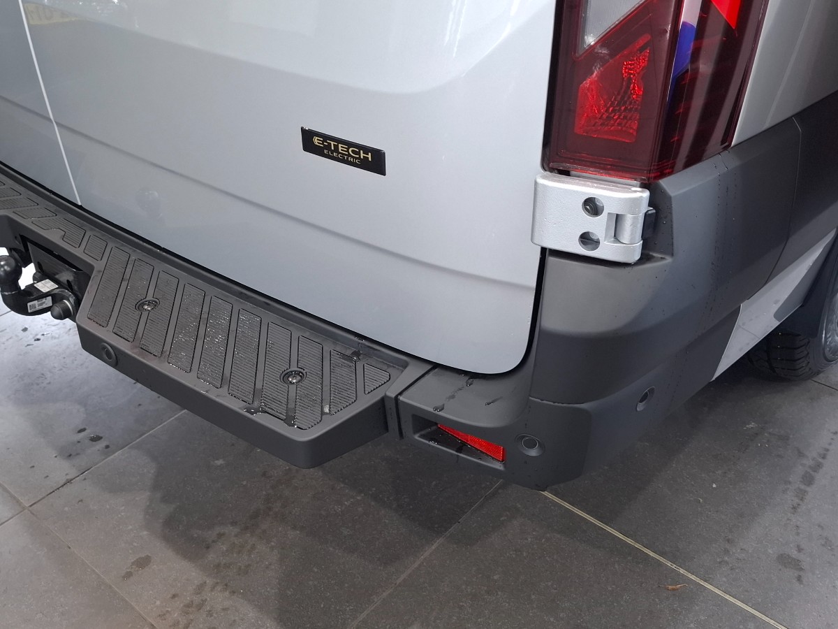 Renault Master E-Tech T35 L2H2 Extra long range 87 kWh | 2x Schuifdeur Trekhaak Allseasons Betimmering Opstap