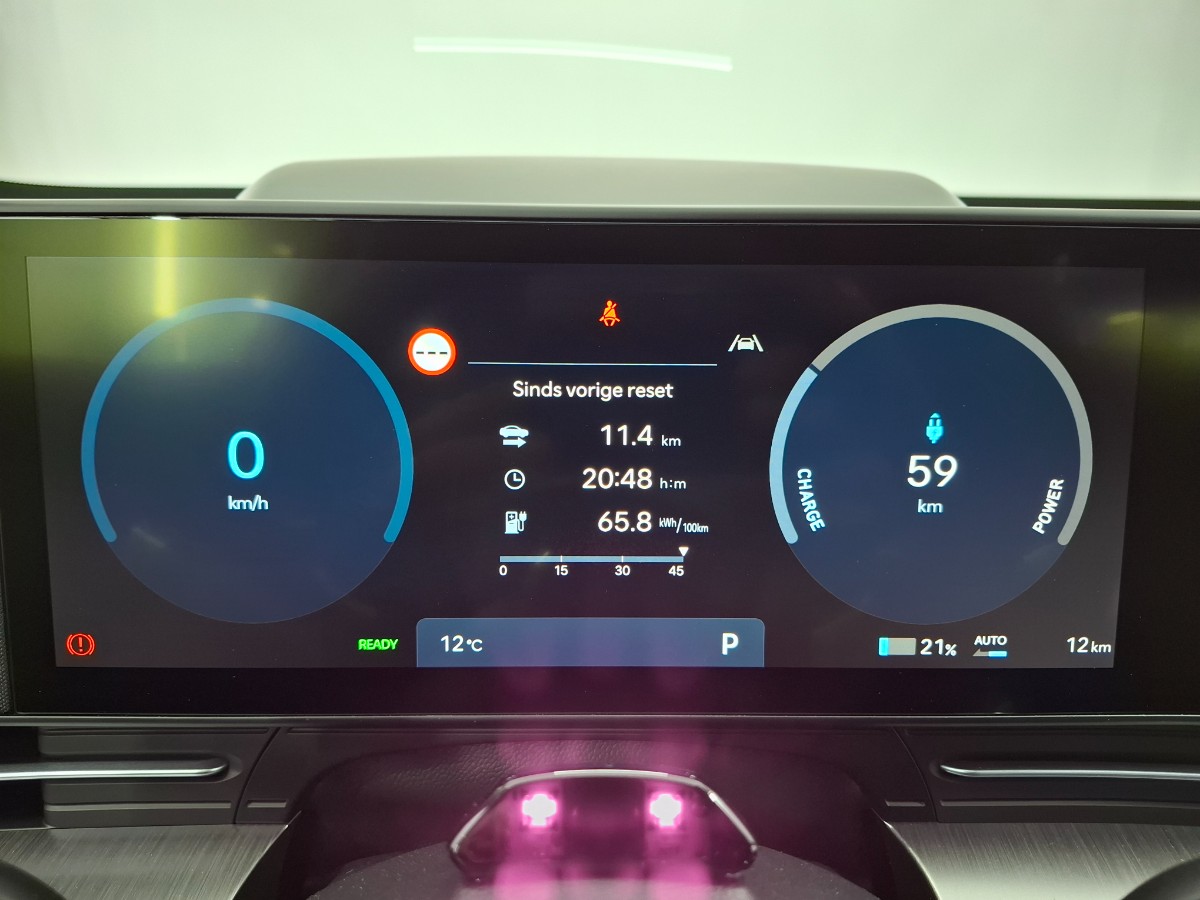 Hyundai Kona Comfort smart 48.4 KWH ACC HUD Stoelverwarming