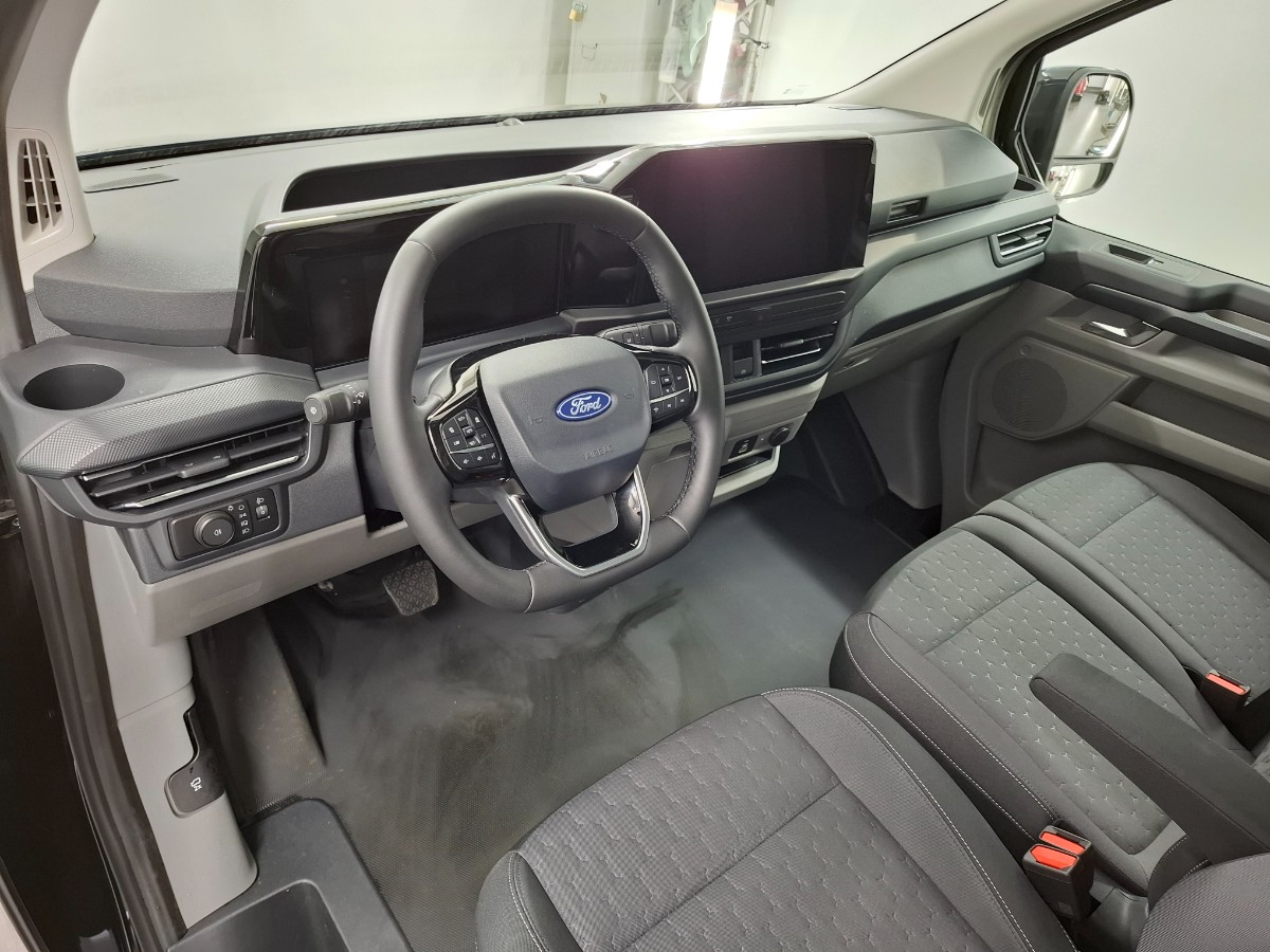 Ford Transit Custom 320 2.0 TDCI L2H1 Limited