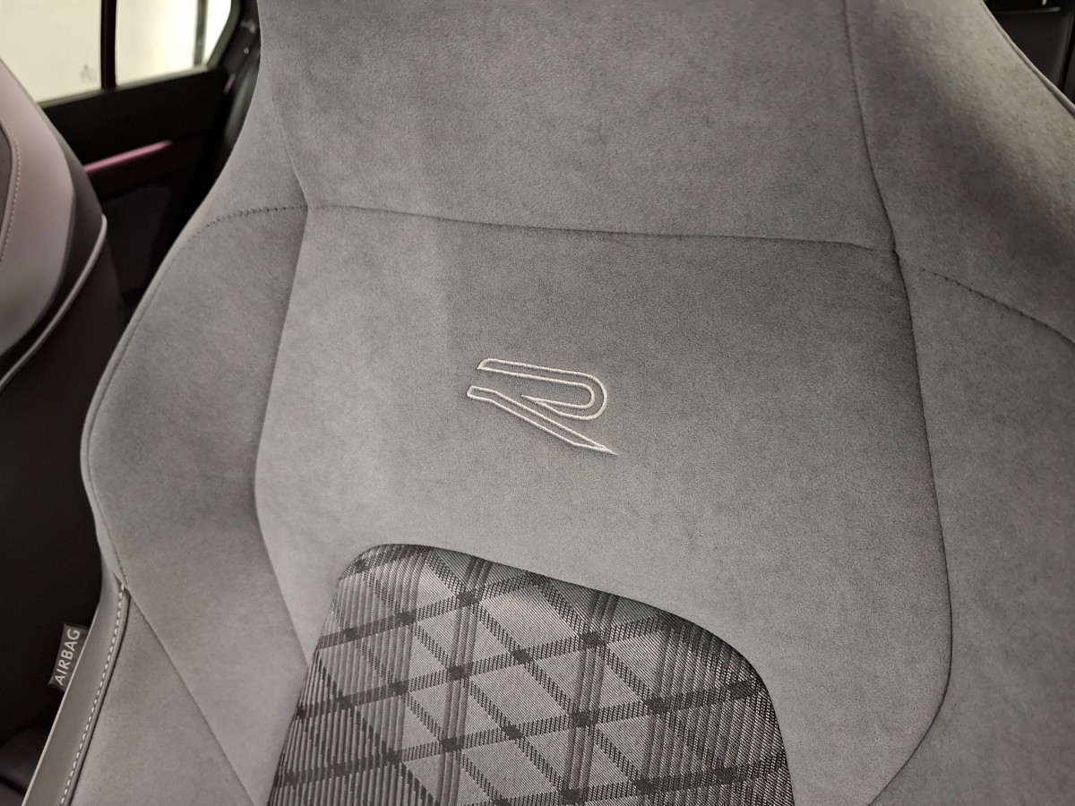 Volkswagen Golf 1.5 TSI DSG R-Line | LED Plus | Moonstone Grey