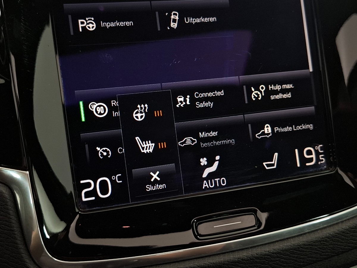 Volvo XC90 2.0 T8 Twin Engine AWD Pano Luchtvering Trekhaak 7P Leder ACC Stoelverwarming