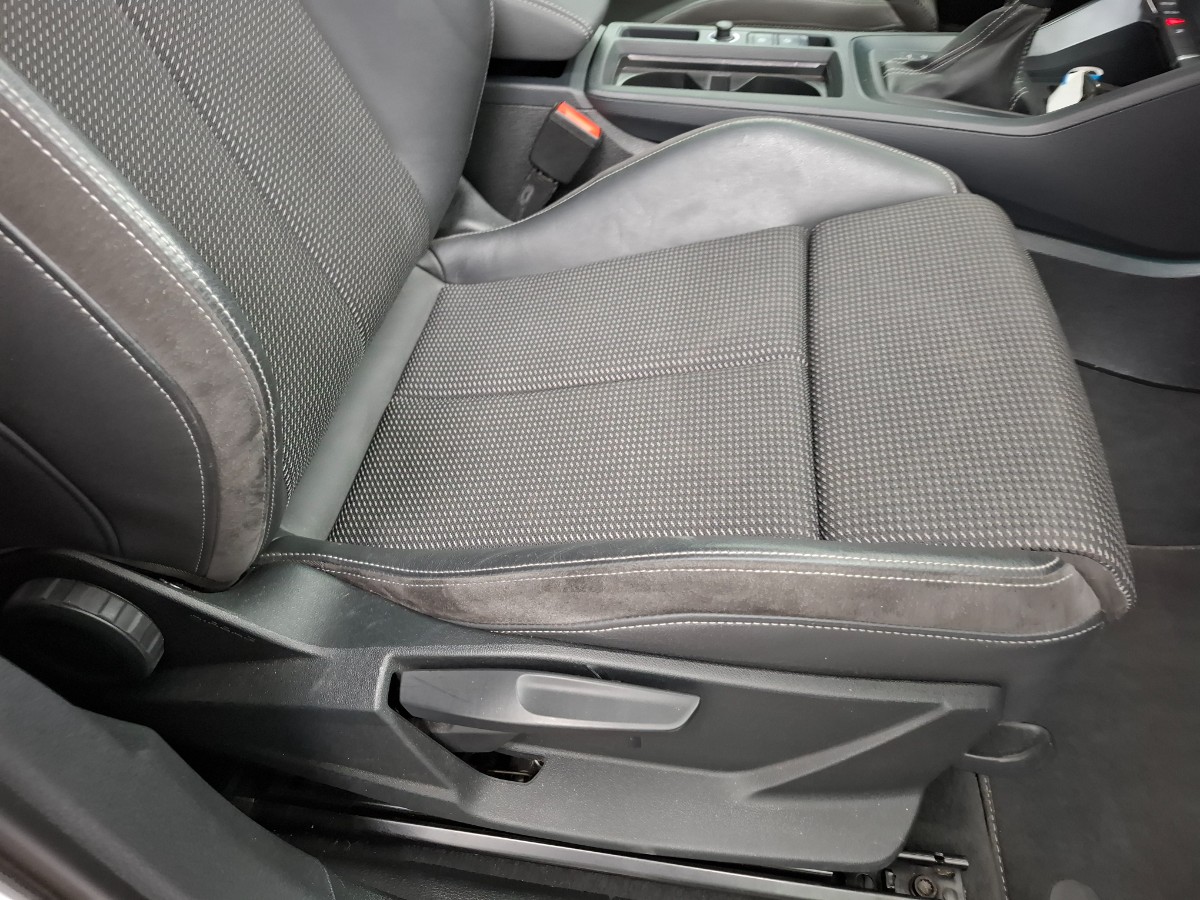 Audi Q3 35TFSI 150PK S-tronic S-edition Metallic stoelverwarming