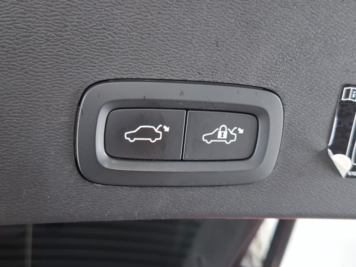 Volvo XC40 1.5 T4 Recharge Inscription |Stoelverwarming|Pano|H&K|