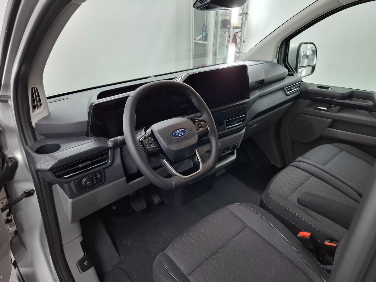 Ford Transit Custom 320 2.0 TDCI L2H1 Limited