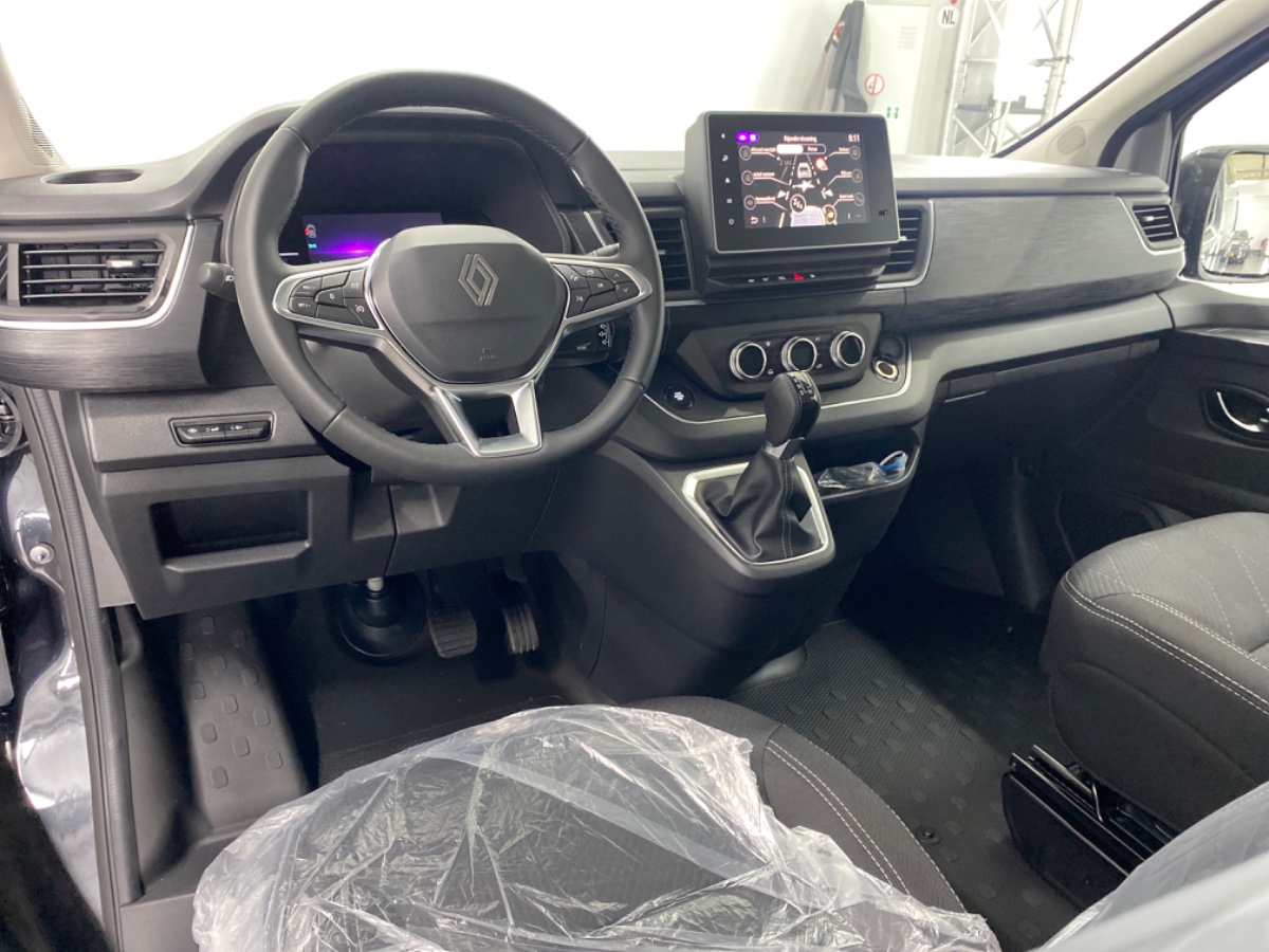 Renault Trafic L2H1 T29 DC dCi 170 EDC Extra – Gris Comete