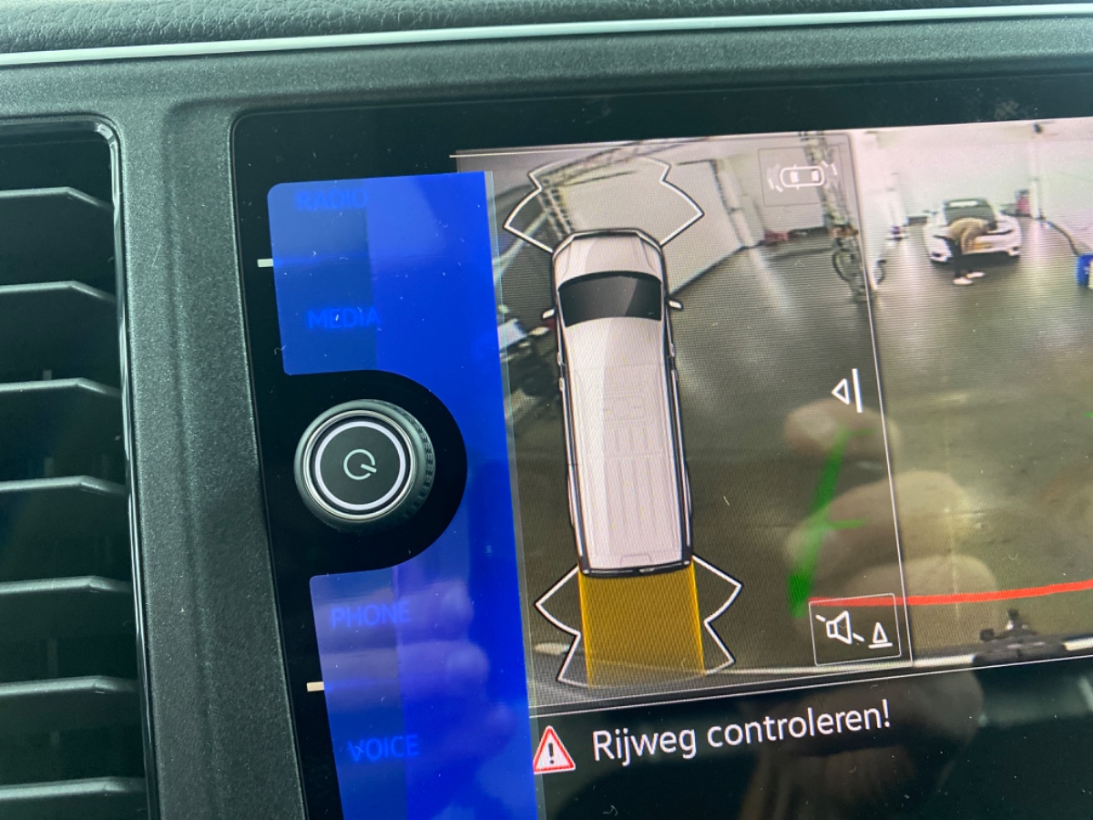 MAN TGE 5.160 L3H3 RWD Dubb. Lucht AUT8 | Reflex silver | Climatronic | Assist pak | Comfortpak. Plus | Bsn Navi | Licht Zicht (LED) | Trekhaak 3,5t | Adaptive Cruise | Schuifdeur links