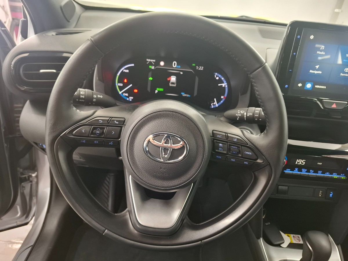 Toyota Yaris Cross 1.5 Hybrid Team D Winterpakket Navi/Smart Pakket