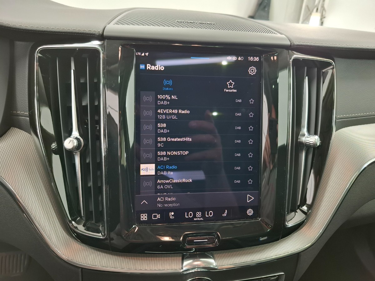 Volvo XC60 2.0 T6 Recharge AWD Plus Dark Long Range |H&K|Dodehoek|Pano|