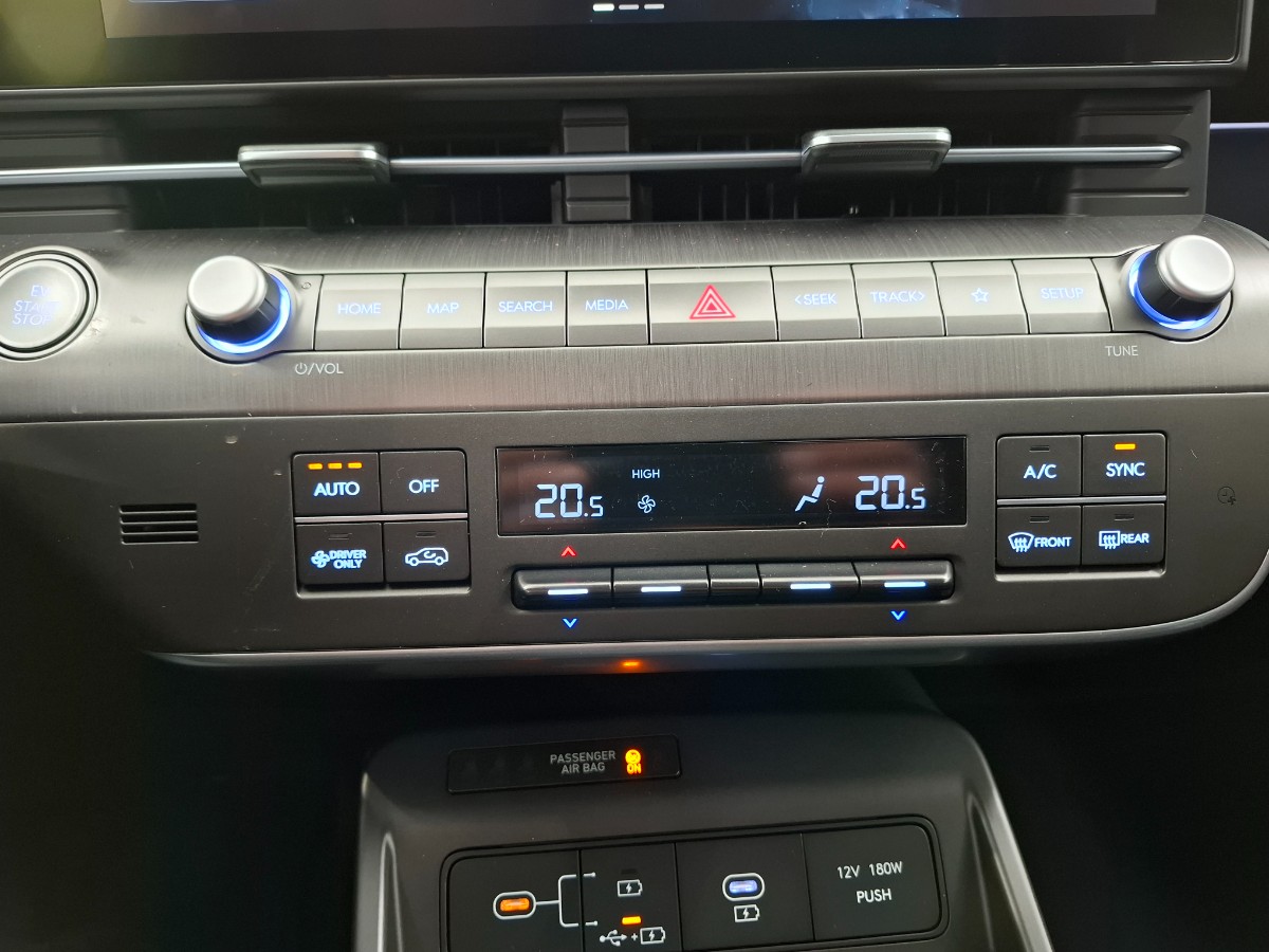 Hyundai Kona Comfort smart 48.4 KWH ACC HUD Stoelverwarming