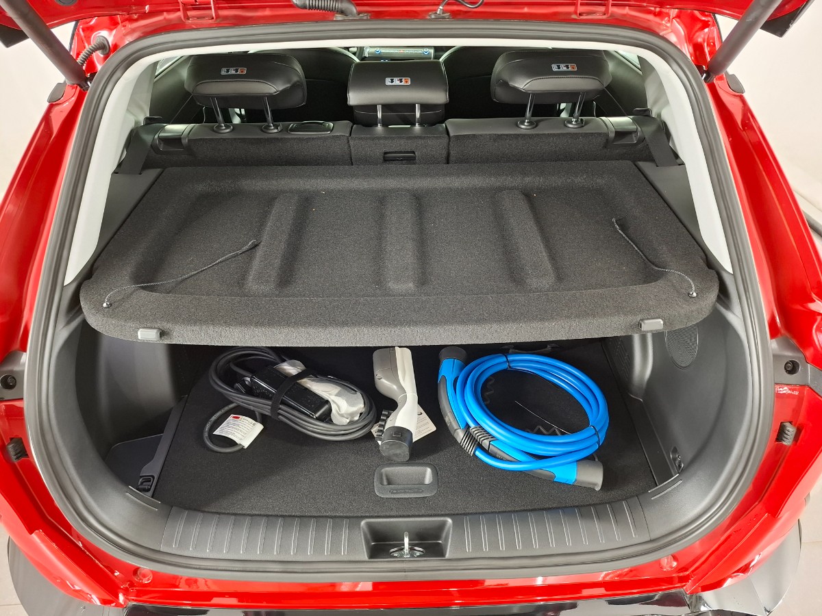 Hyundai Kona Premium TT 65.4 KWH Vol Leer Stoelverwarming Stoelverkoeling HUD