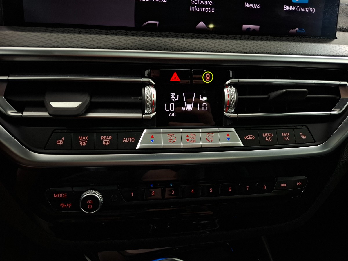 BMW X3 xDrive30e 292PK High Executive M-Sport Pano Schaalstoelen Head-up Harman Kardon