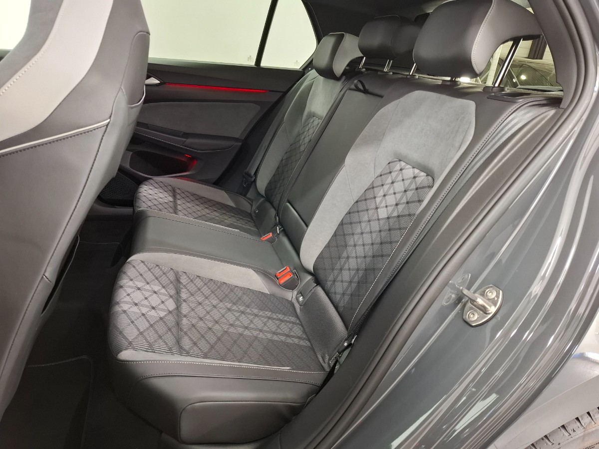 Volkswagen Golf 1.5 eTSI R-Line
