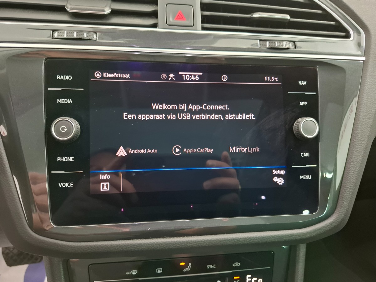Volkswagen Tiguan Elegance eHybrid 1.4 TSI 245PK | Pano Area-View Matrix-LED Keyless | Nighshade Blue