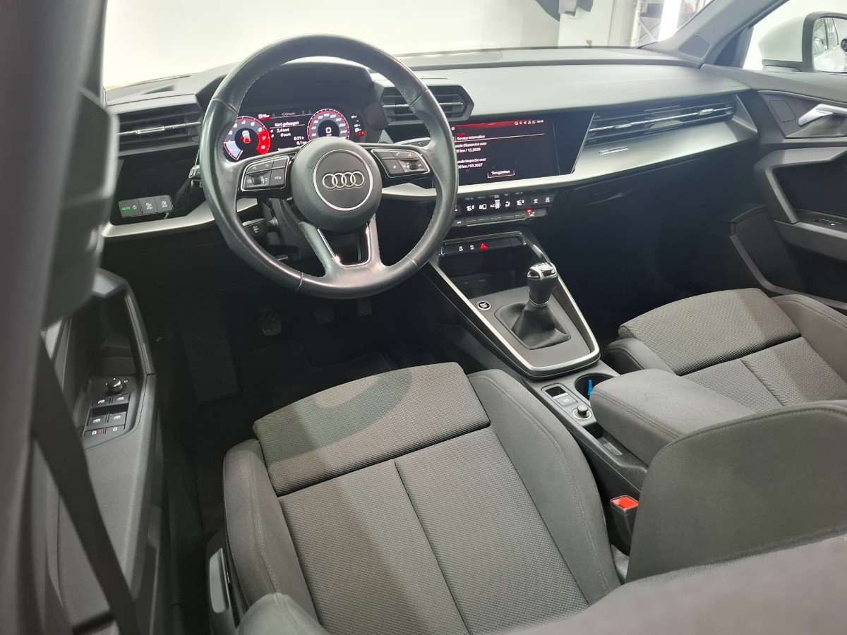 Audi A3 Sportback 30 TFSI Business edition Trekhaak Led